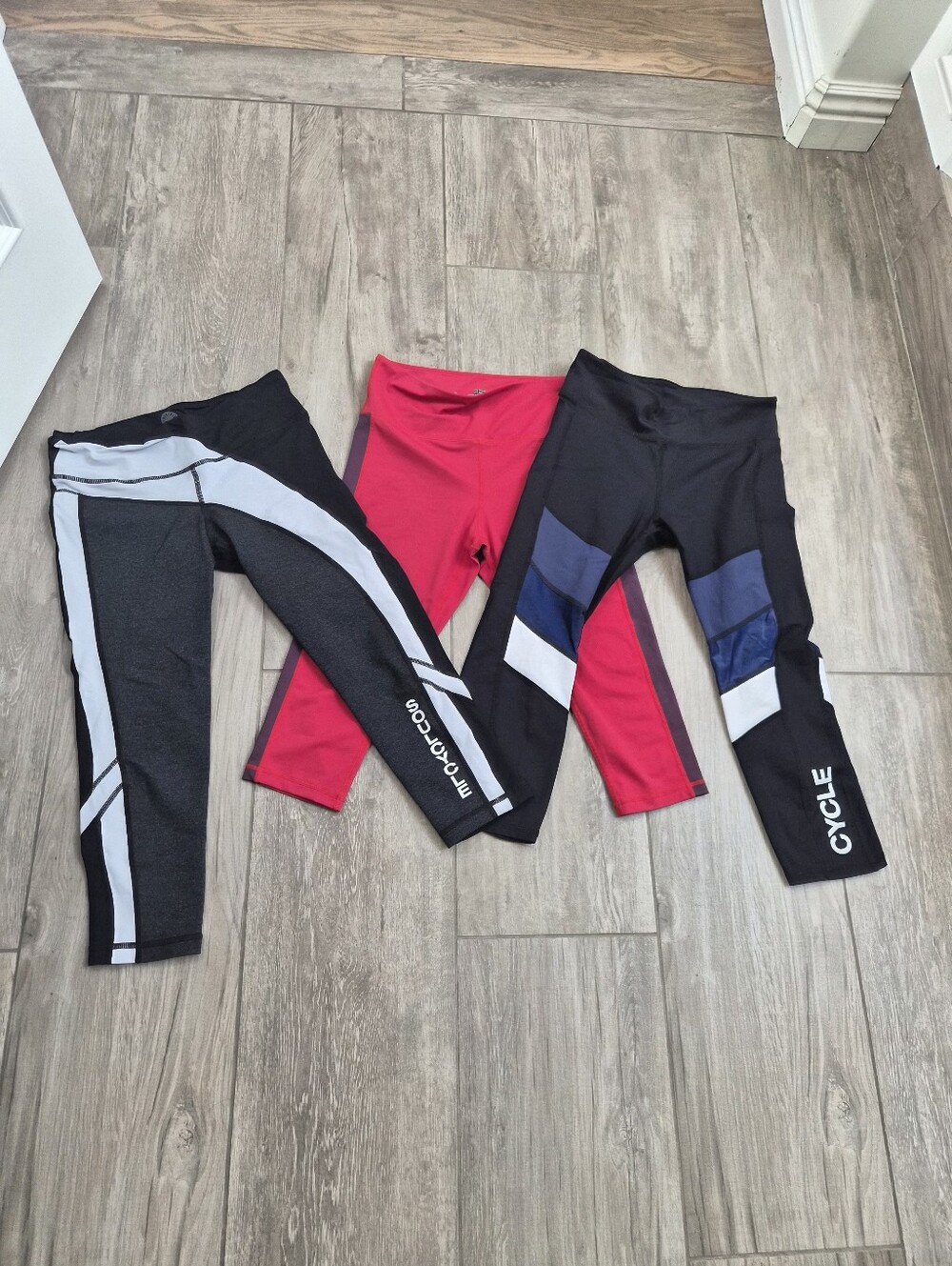 SoulCycle Zyia Leggings Trio – Black, Red